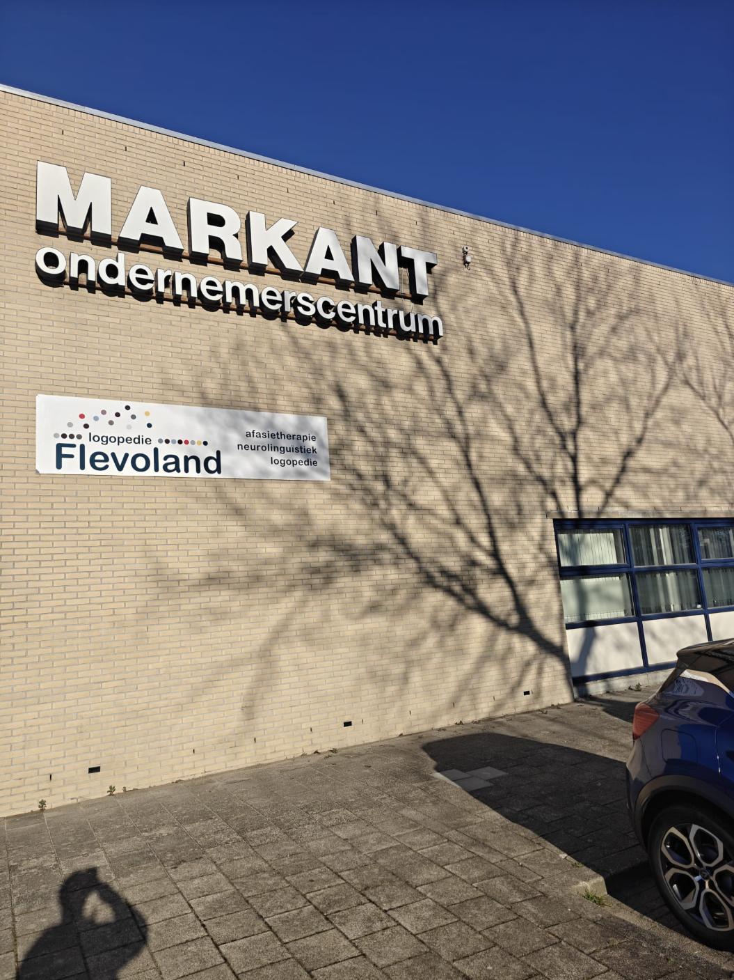Gevelreiniging in Almere Markerkant door CIA Reiniging
